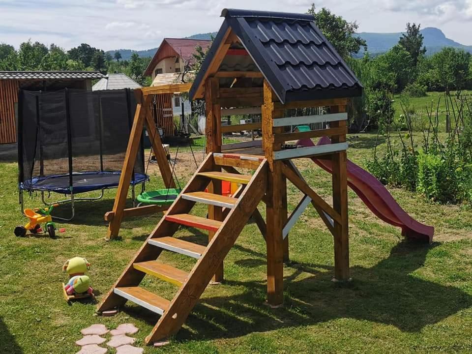 Pensiune Agroturistica "Casa Teodora" Budeşti Екстериор снимка